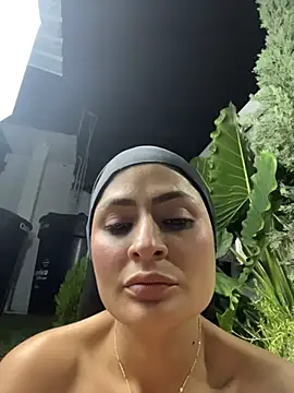 aisha_k: απευ θείας συνομιλία ΧΧΧ