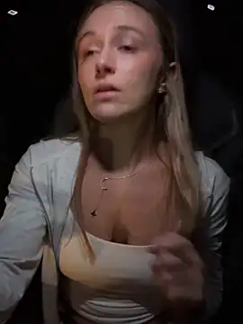 Lunagirl13 - Go topless under jacket 😻😈🤭🍒