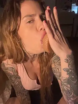 Онлайн чат XXX EmiliaCatalina