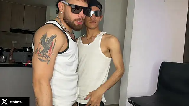 zoneboys: απευθείας συνομιλία ΧΧΧ