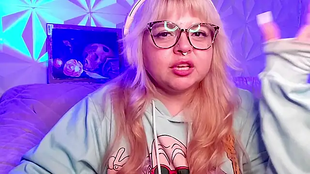 Онлайн чат XXX Satyn_doll