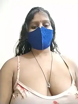 hotyrani07 Adlı Modelin Canlı XXX Sohbeti