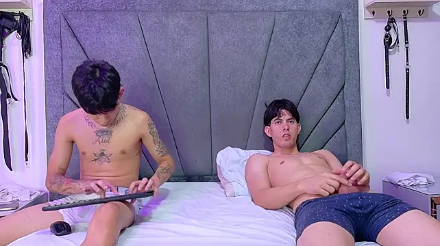 ThreeSecrets_OS – Naživo XXX chat