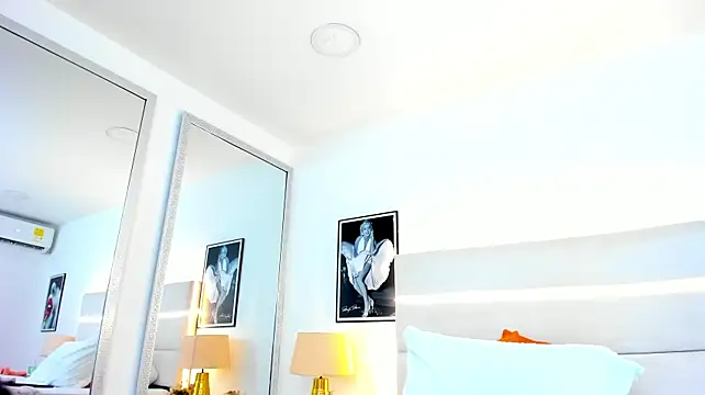 TaylorEvanss Adlı Modelin Canlı XXX Sohbeti