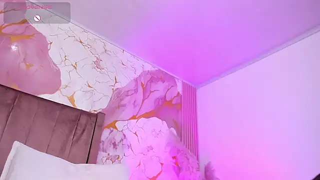 Kim_Tyler - show ass in doggyStyle + spank hard