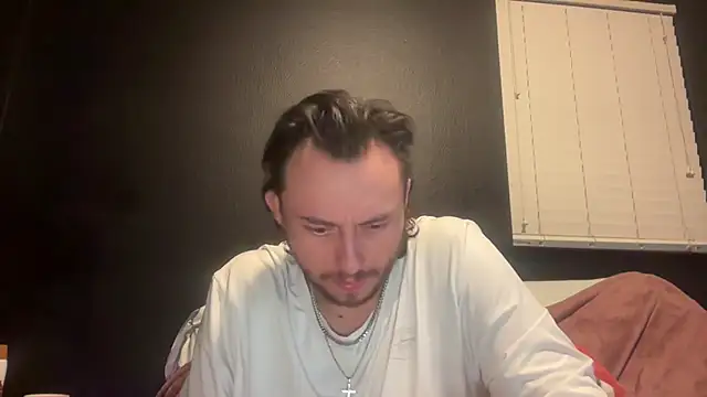 hungandcloudy Chat XXX in diretta