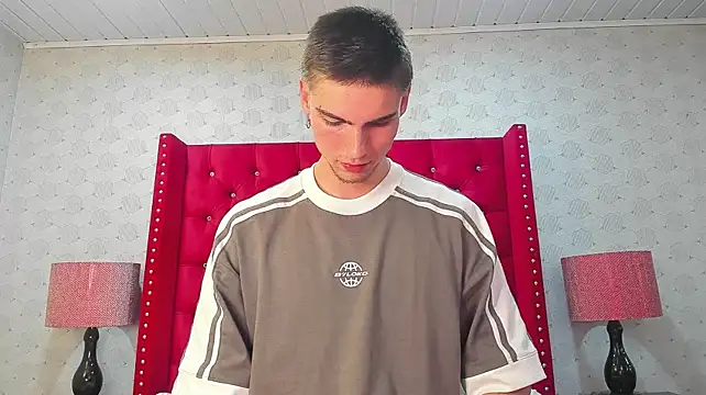 XXX chat uživo modela NickWild