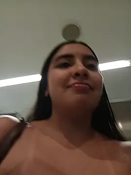 Honeyboo_ Chat XXX in diretta