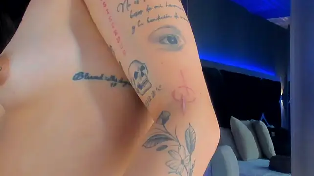 AmmyJones_'s Live XXX Chat