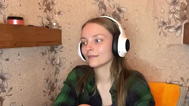 Онлайн чат XXX EmyMiu