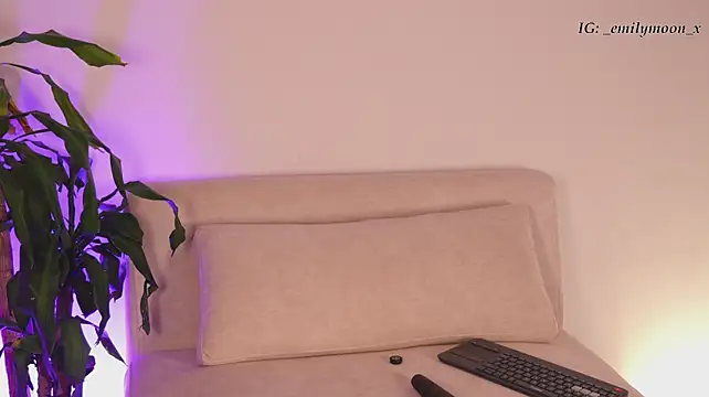 onlyemily_ – Naživo XXX chat
