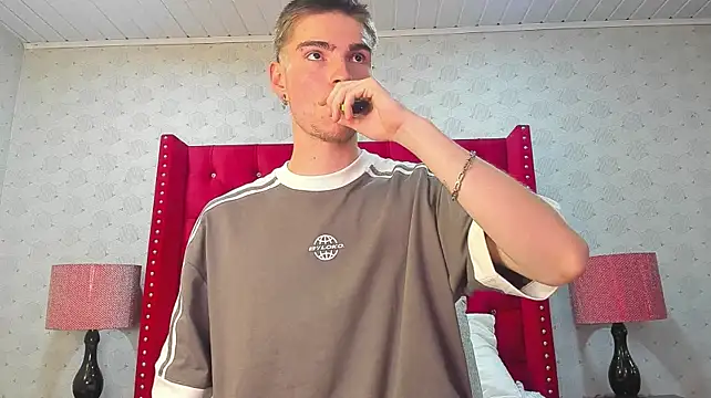 NickWild's Live XXX Chat