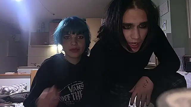sademobeer's Live XXX Chat