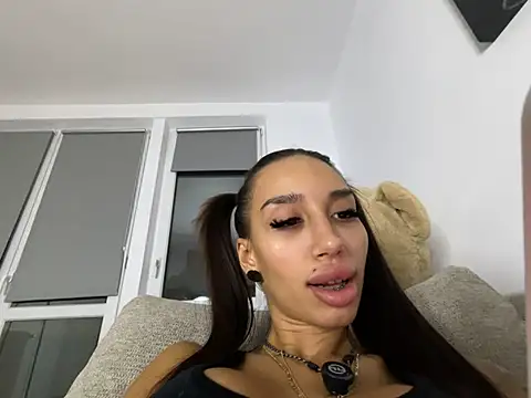 XXX chat uživo modela BlueEyes_BB