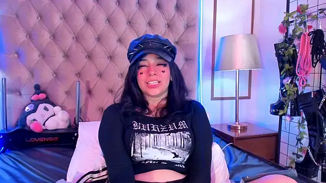Онлайн чат XXX kira_Berry_