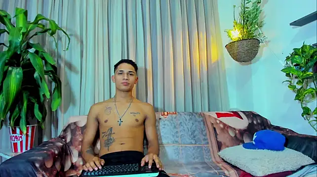 Show modela Boy_Leon_X na web-kameri
