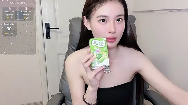 H-2005 - 小穴特写+小粉控制5分钟