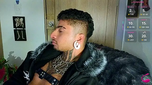 XXX chat uživo modela JuanCamiilo_66