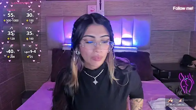 mia_devine_'s Live XXX Chat