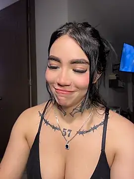 XXX chat uživo modela Nickiiiii