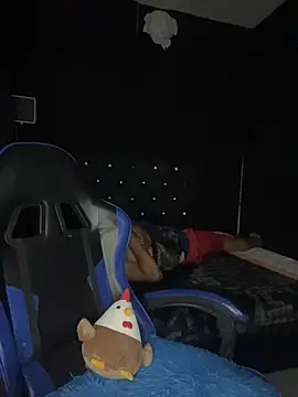 nic_2005 – Naživo XXX chat