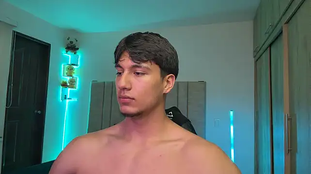 CHRIS_MORGAN1 Adlı Modelin Canlı XXX Sohbeti