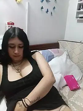 Beautiful_Lady90 - SHHH I'M HIDING IN MY ROOM 🤭🤫