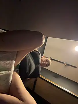 XXX chat uživo modela Roseemilf_