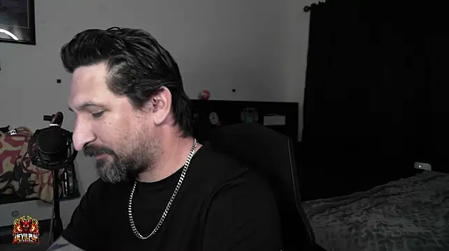 Chatroom XXX en direct de DevilPup75_