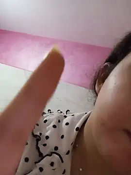 Beerrry Adlı Modelin Canlı XXX Sohbeti