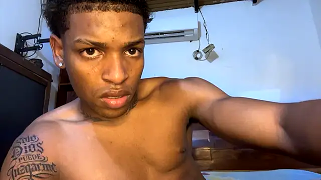 Chatroom XXX en direct de Jhan_Ngg