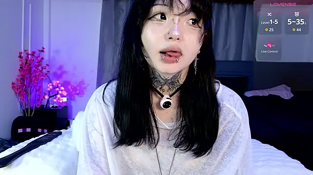 XXX chat uživo modela Lein_Bone
