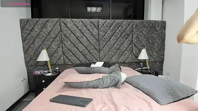 XXX chat uživo modela DemonFoxx