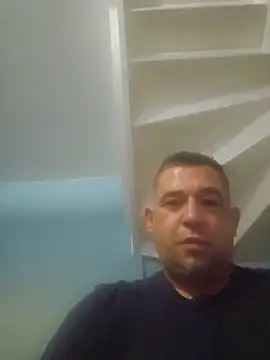seril76000's Live Chat Room