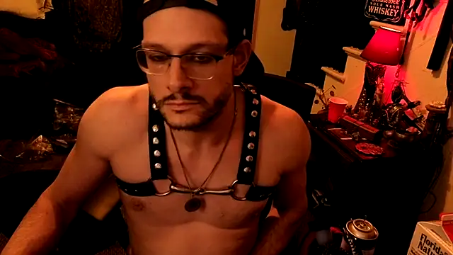 MasterDaddyCool's Live XXX Chat
