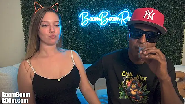 Онлайн чат XXX boomboomr00m