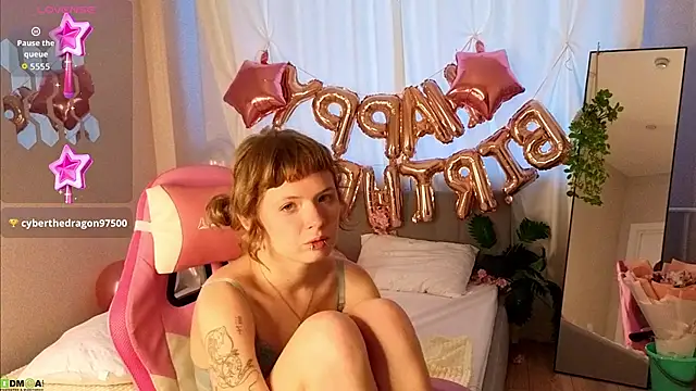 Chat +18 de VioletDesiree ao vivo