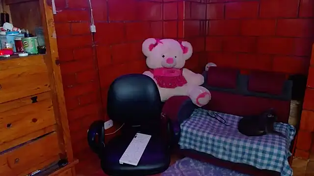 XXX chat uživo modela Raven__purple
