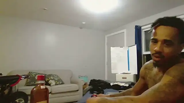 XXX chat uživo modela Davidlee59