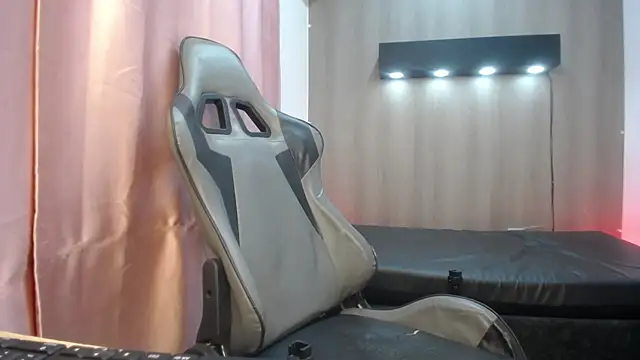 Chat +18 de Tayson_Hot ao vivo