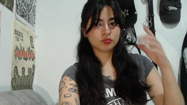 Annagoth_ Adlı Modelin Canlı XXX Sohbeti