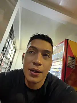 OliverWest04's Live XXX Chat