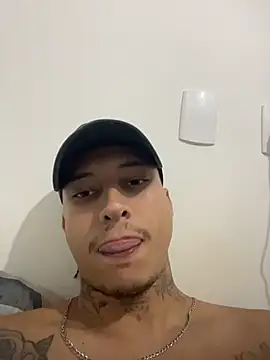 Chat +18 de Ttinho ao vivo