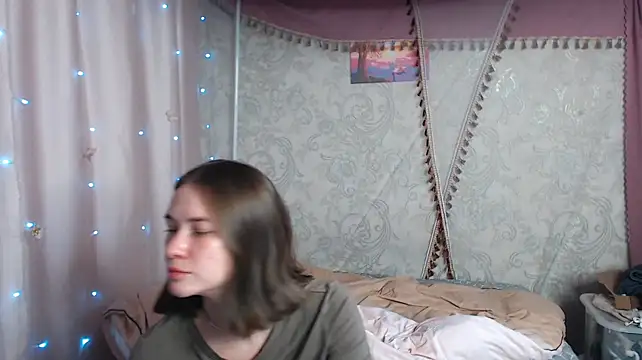 leila_bambi_'s Live XXX Chat