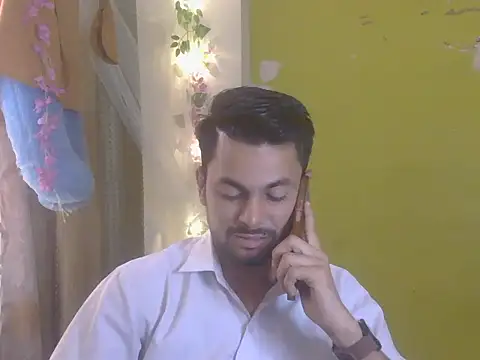 Stubborndesiboy: онлайн-секс-чат