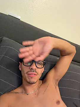 WavyAlloy30 élő XXX-chatje