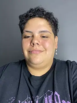 Chat +18 de Hailey_Curvy ao vivo