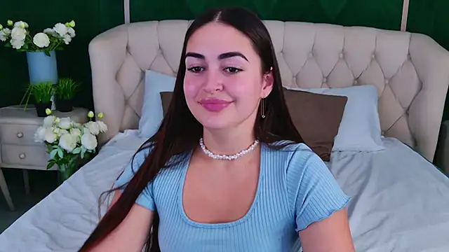MileyBreen - booty shaking