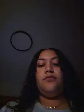 צ'אט XXX בשידור חי של honeeyyy_pot