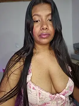 XXX chat uživo modela Pauli_O